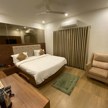 Hotel Evershine راجكوت المظهر الخارجي الصورة