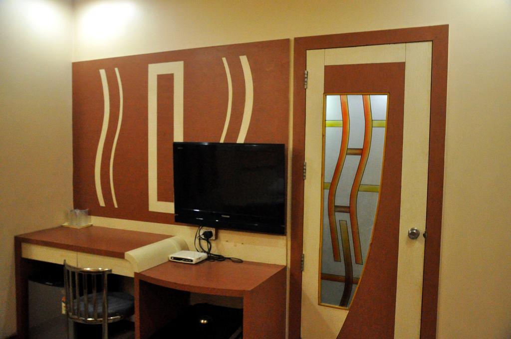 Hotel Evershine راجكوت المظهر الخارجي الصورة